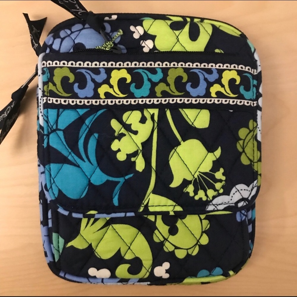 5 mini hipster in where’s Mickey